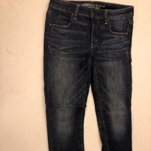 American Eagle skinny jegging. Size 6 short.